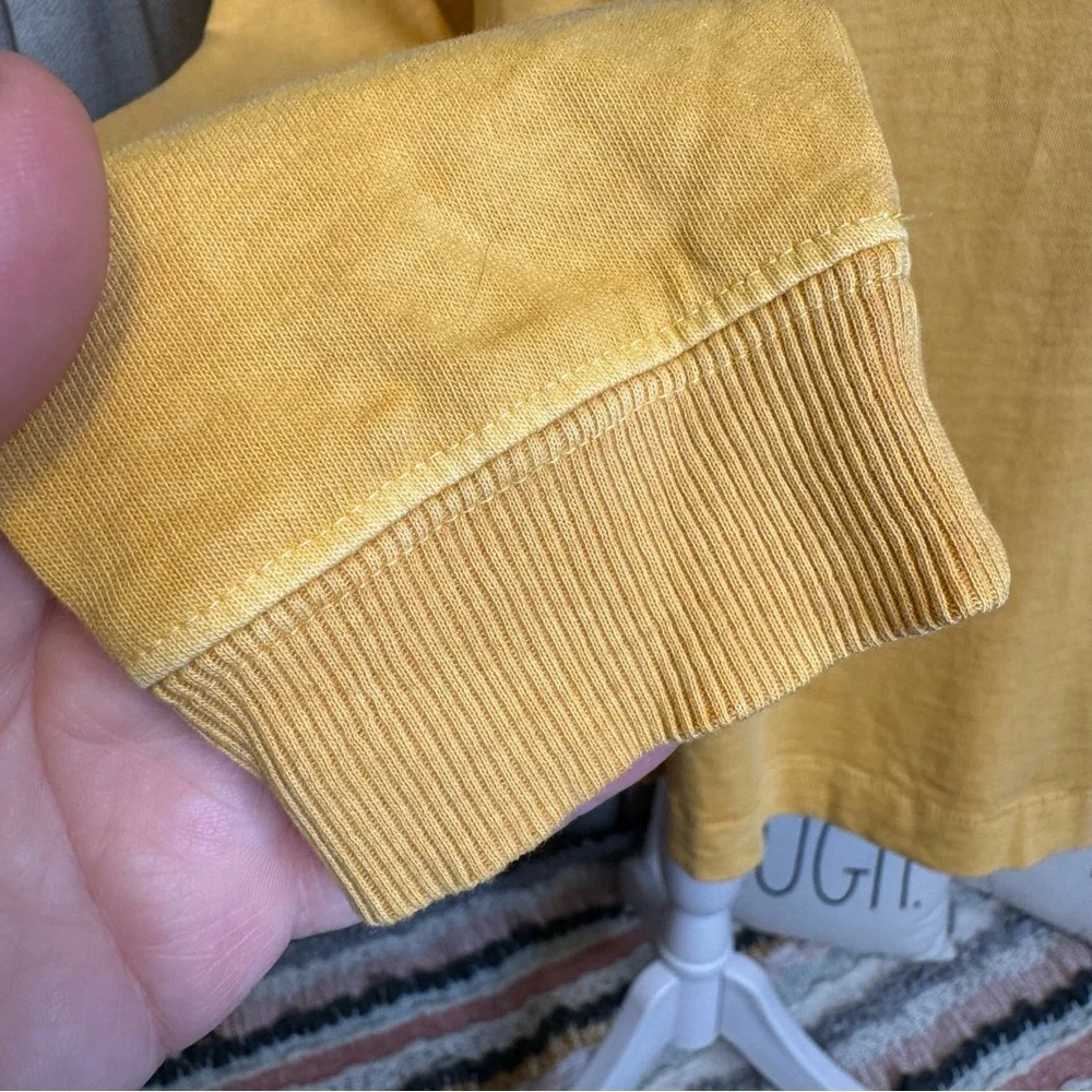 Old Navy Yellow Long Sleeve T-Shirt Sweater Sz Medium - Picture 5 of 9